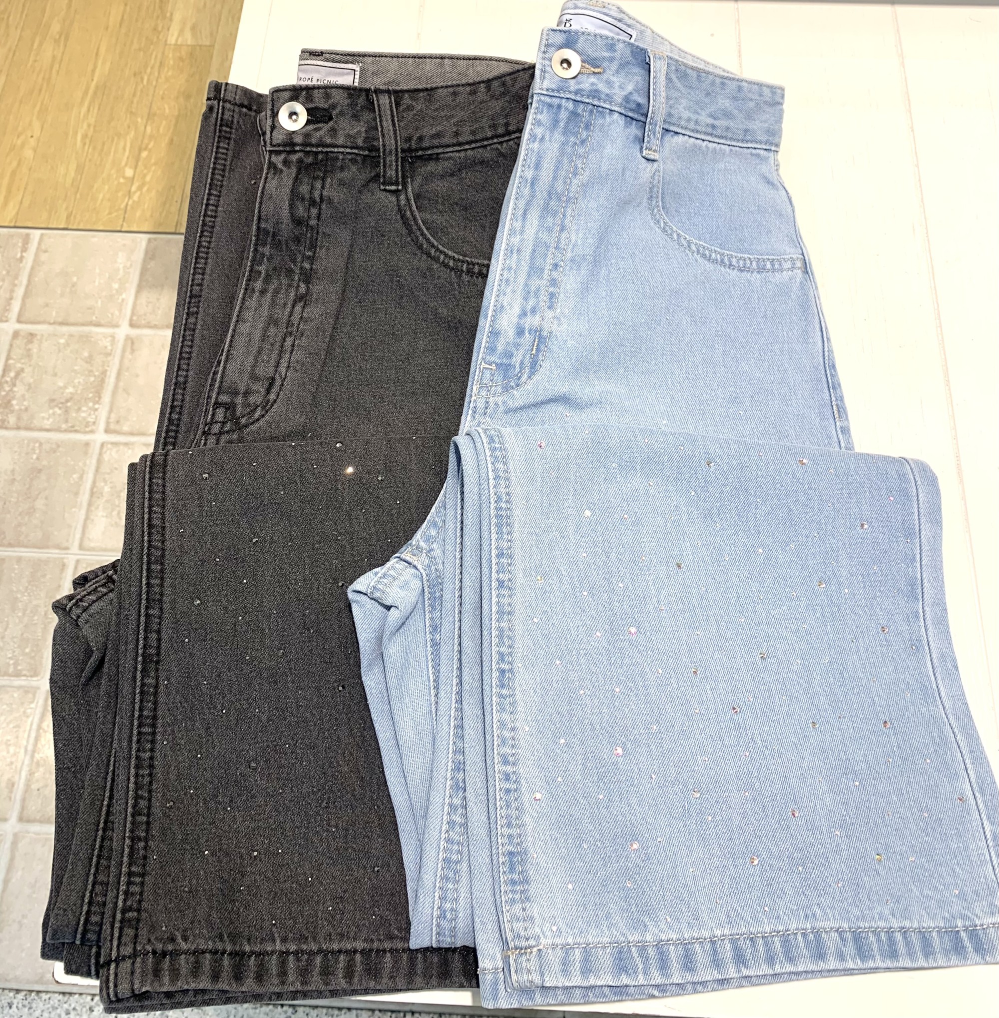 【きらめくビジュー…✨！】デニムパンツ