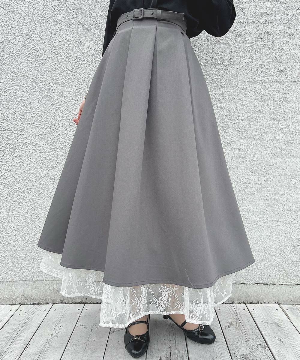 レース素材のレイヤードが目を惹くフレアースカート💐