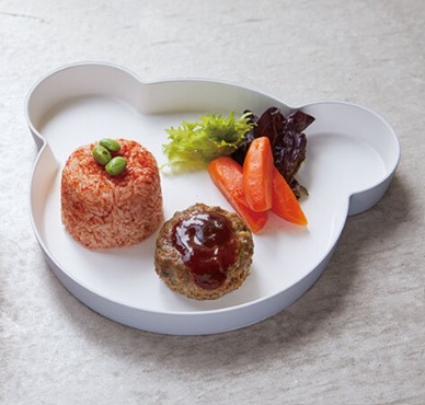 特別なプレゼントに。ベアの形がかわいいキッズ用食器ギフト！