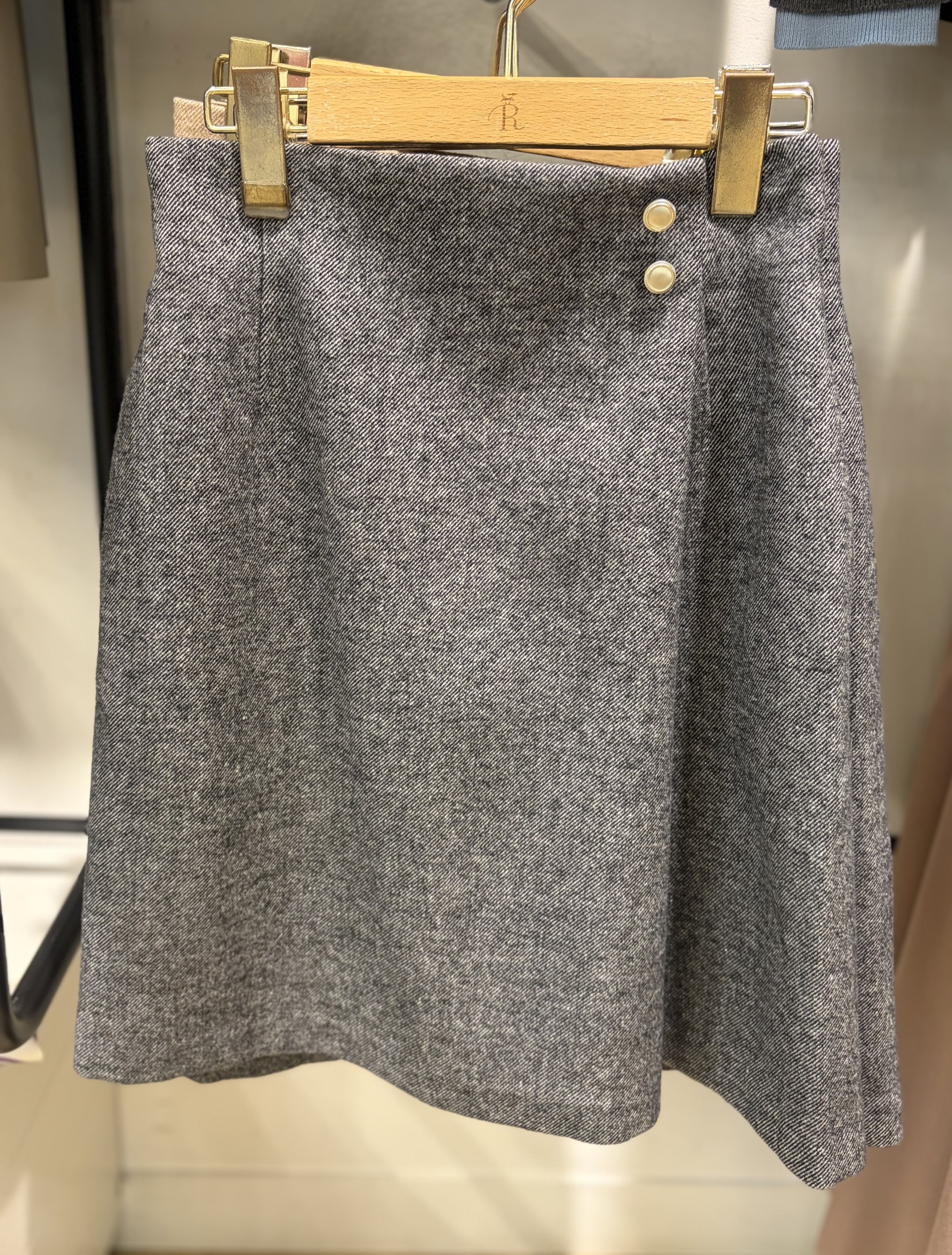 【大人の抜け感を作る上品シルエット】ミニスカート