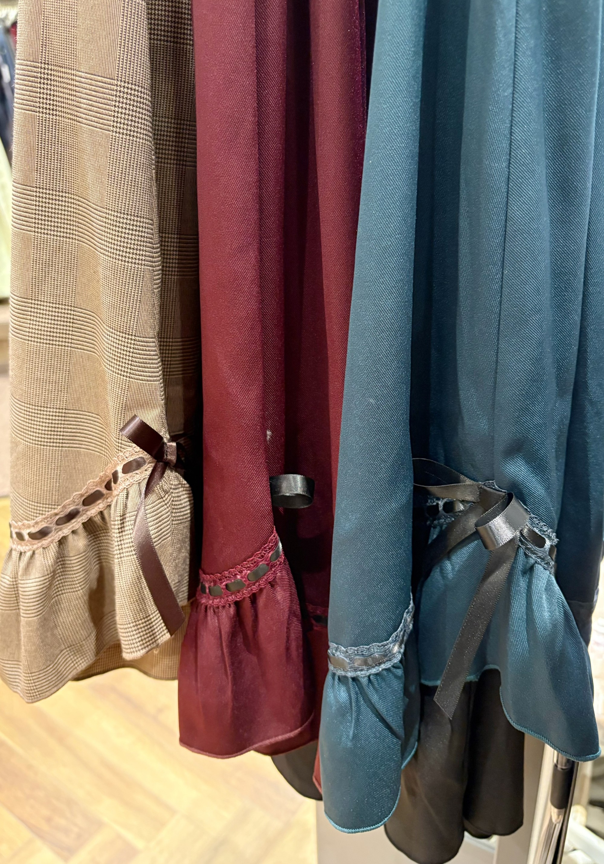 〘360度どこから見てもカワイイ！〙リボン配色スカート