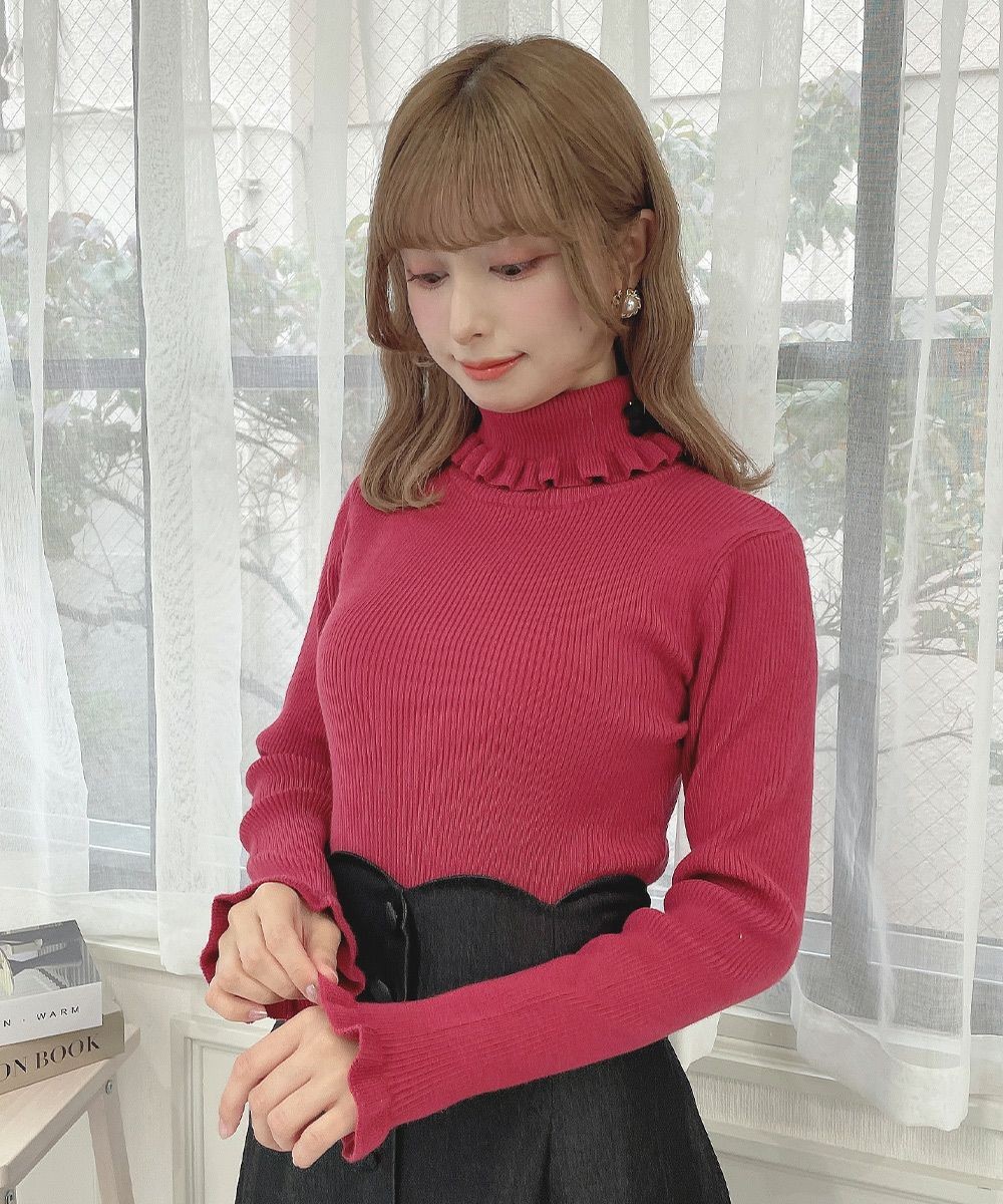 ベーシックなアイテムだからこそのこだわりが沢山詰まったタートルニット。