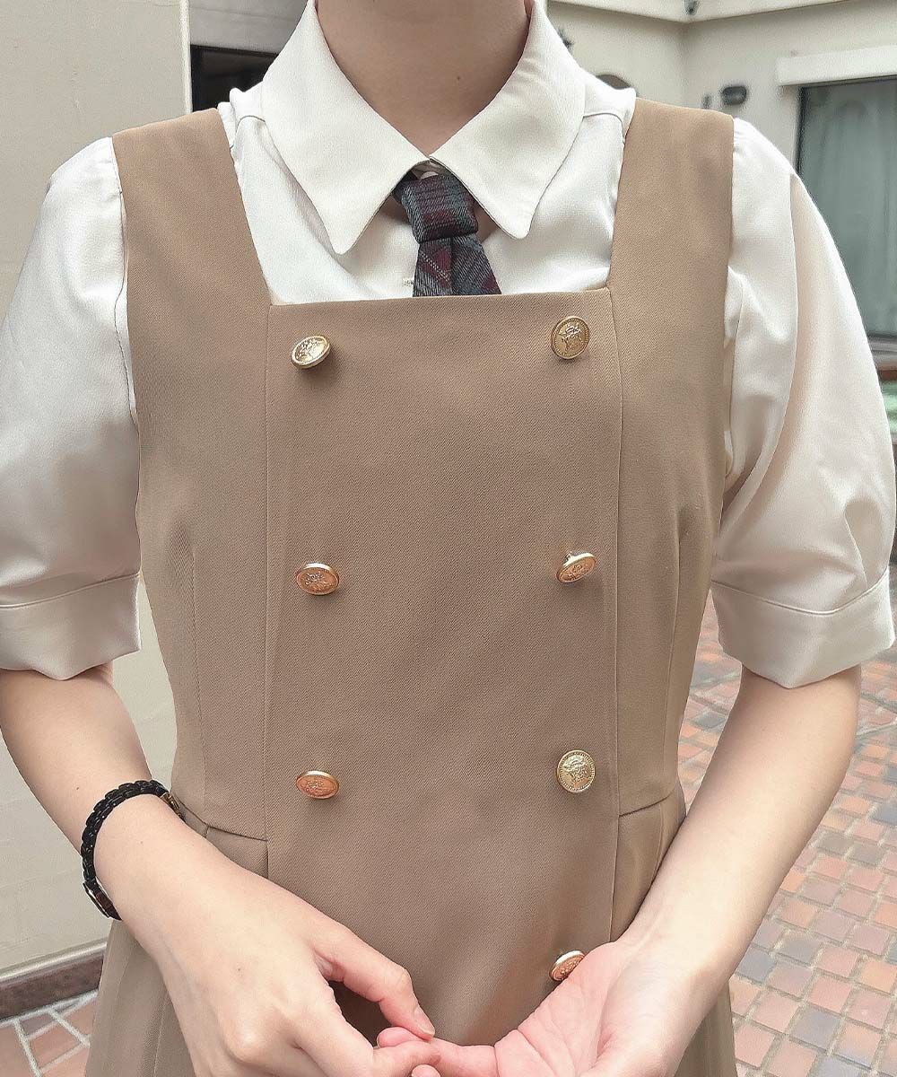 ゴールド釦使いがとびきりプレッピーなジャンスカ💐