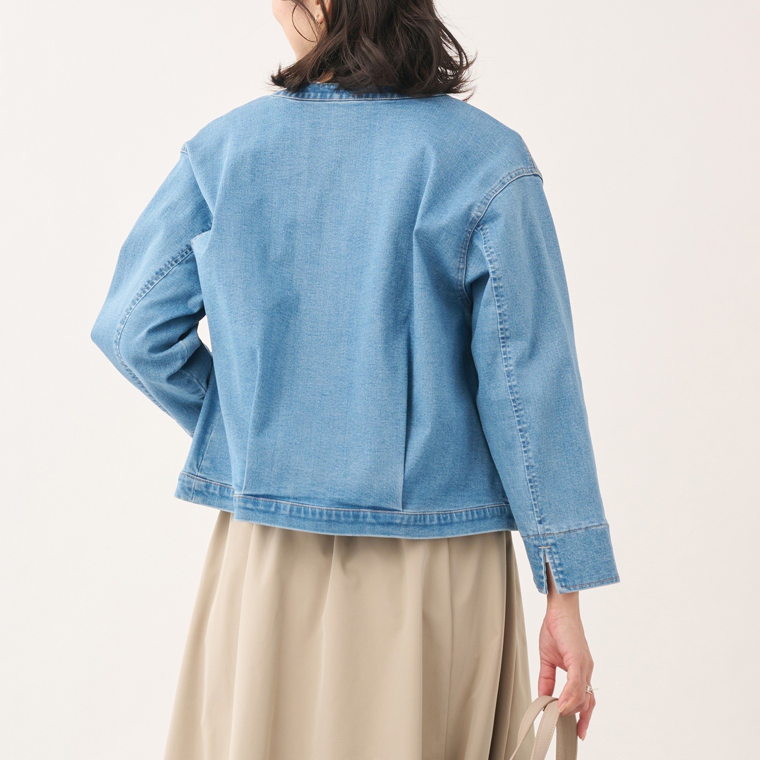 春のお出かけに最適！動きやすくて女性らしいデニムジャケット