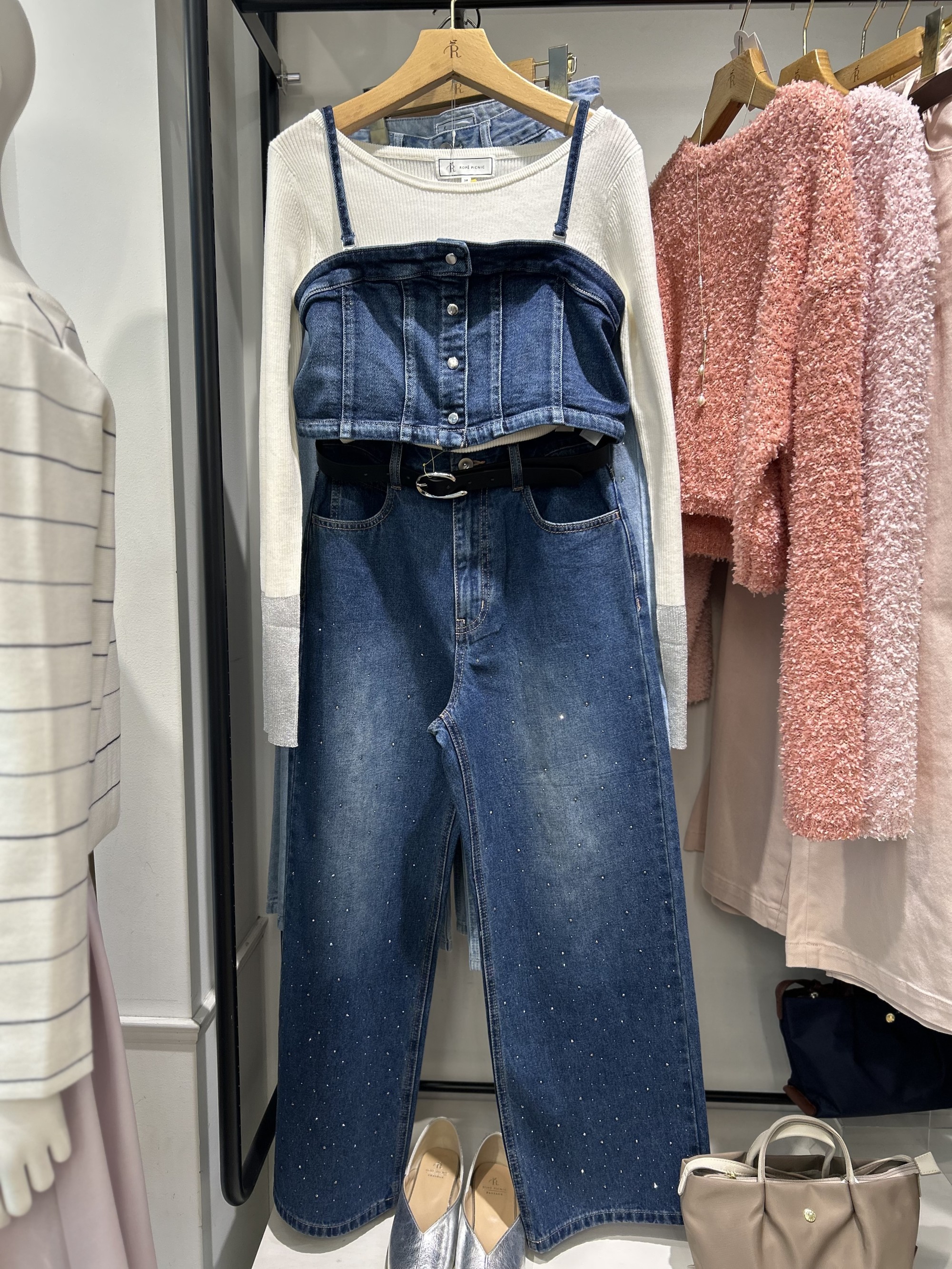 ビジュー付き　キラキラデニム
