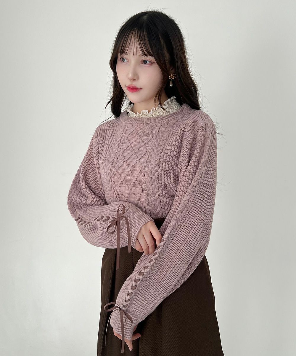 袖のリボンレースアップが女の子らしい可愛さのニットプルオーバー♡