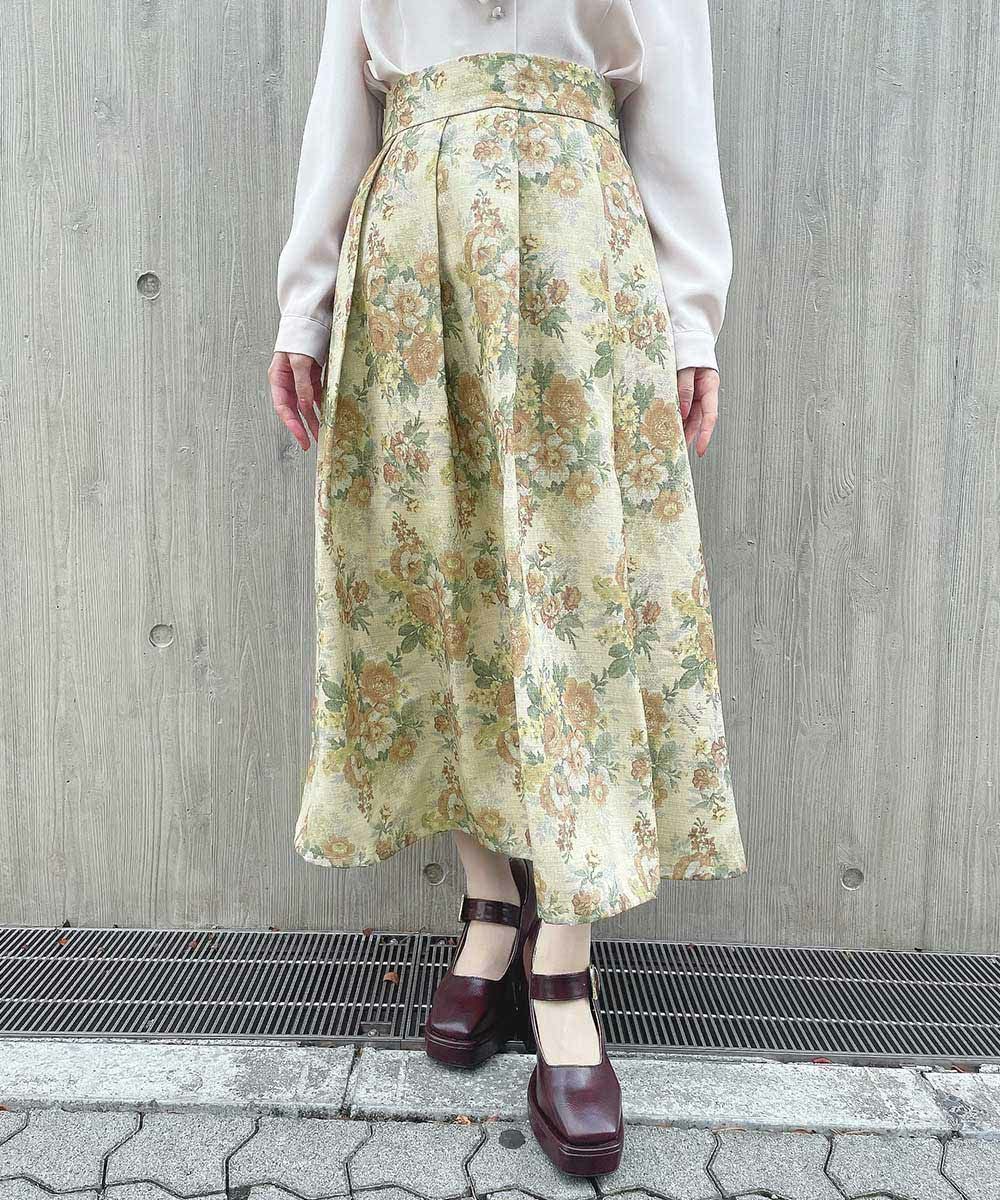 ゴブラン風のフラワープリントが華やかなスカート💐
