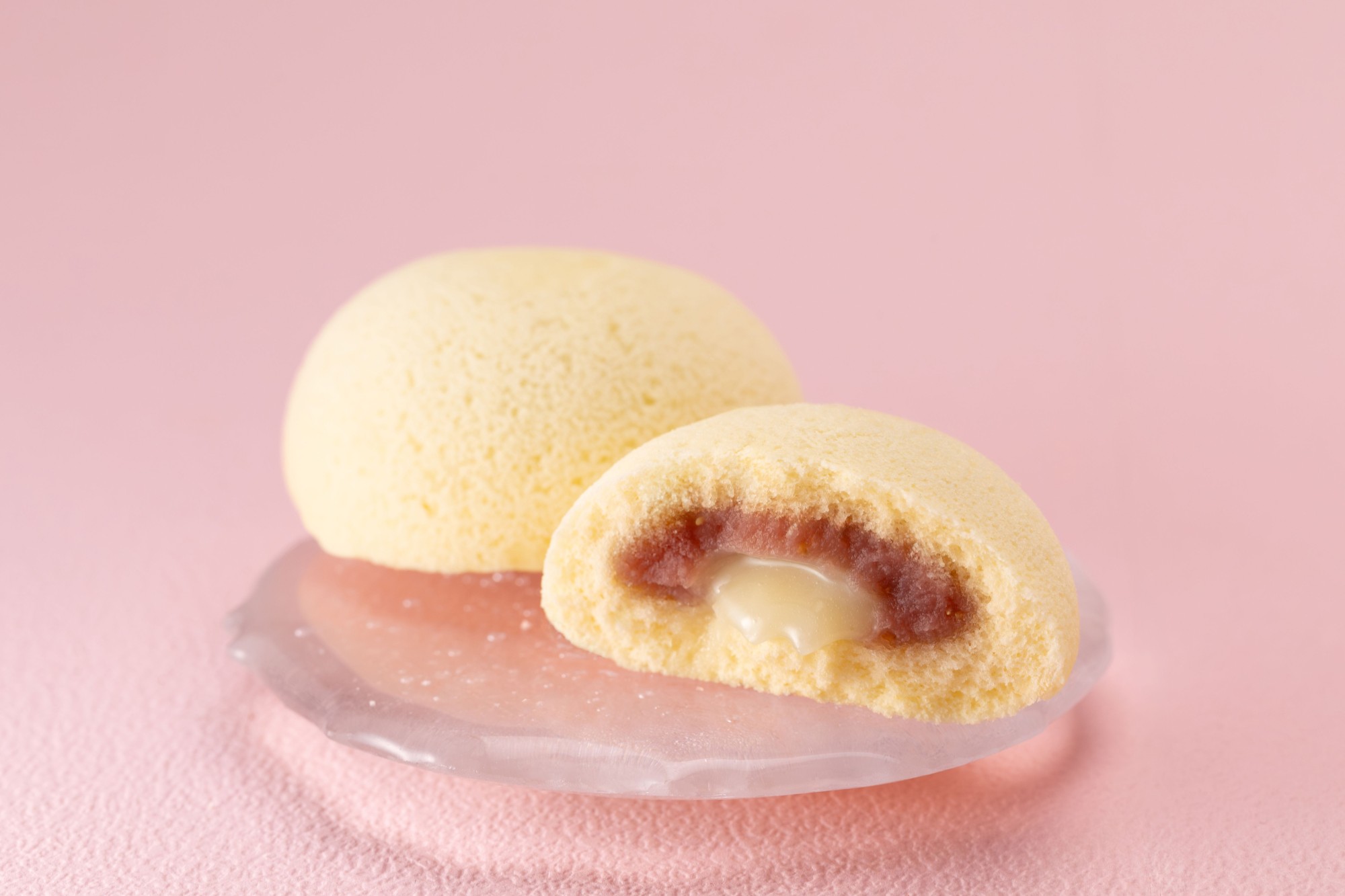🐰苺のワルツのムーンケーキ🌙 好評発売中!