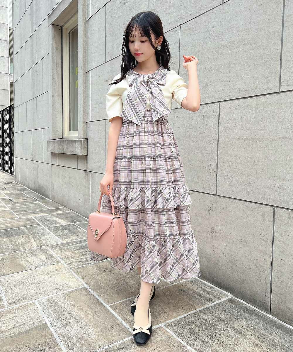 フロントのビッグリボンが目を惹くカットトップス🎀