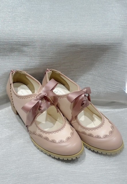 ふんわりとした色合いのブーティー