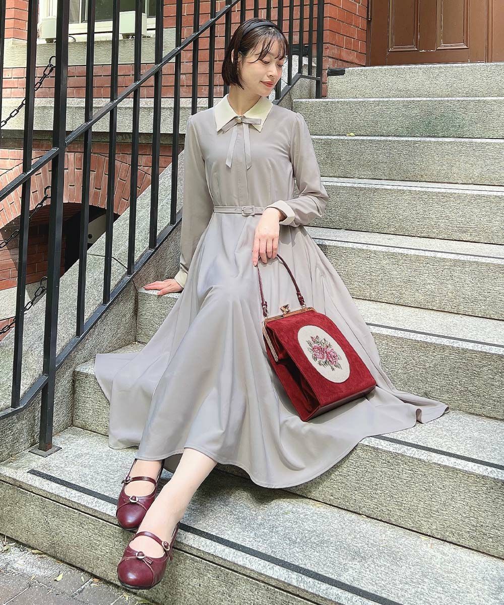 思わずくるりと回りたくなるような、美シルエットが目を惹くサーキュラーワンピース🥀