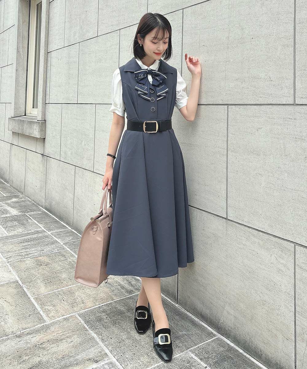 フィットアンドフレアーの美シルエットがとびきりレディなワンピース。
