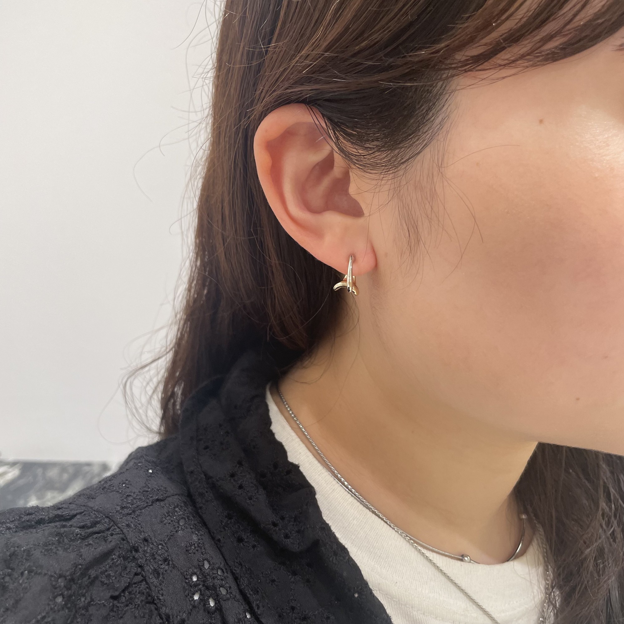 【大人気!ブラックジルコニアポストピアス🩶】