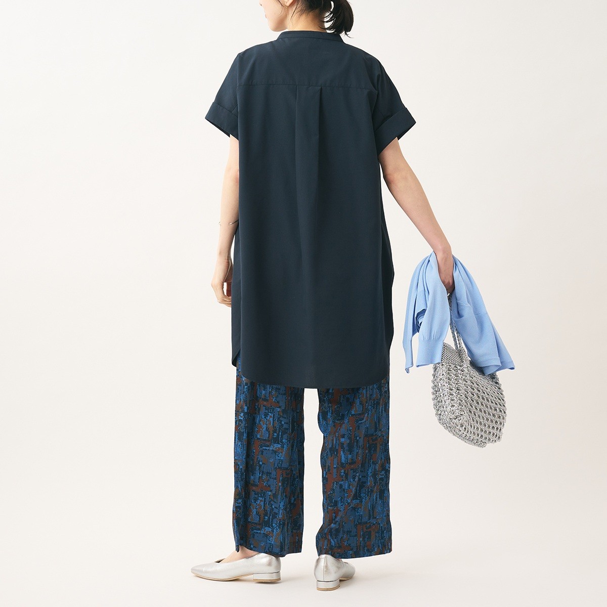 UV＆吸水速乾で夏もずっと爽やか。 デコルテすっきり、大人のスキッパーブラウス