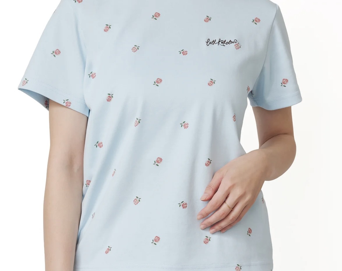 【初登場】総柄刺繍Ｔシャツ✨
