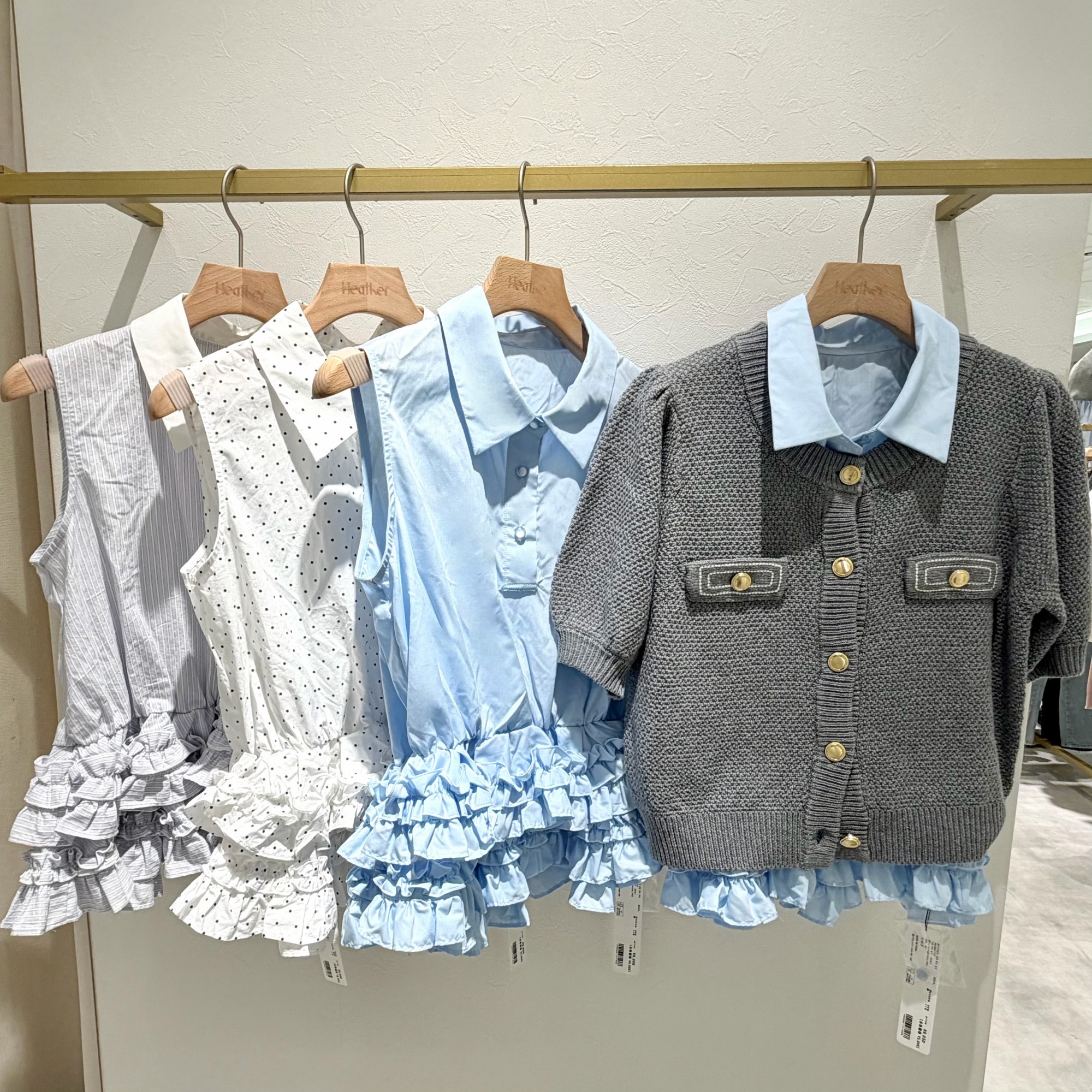 【主役トップス📷✨】ボリュームフリルヘムボリュームノースリーブブラウス