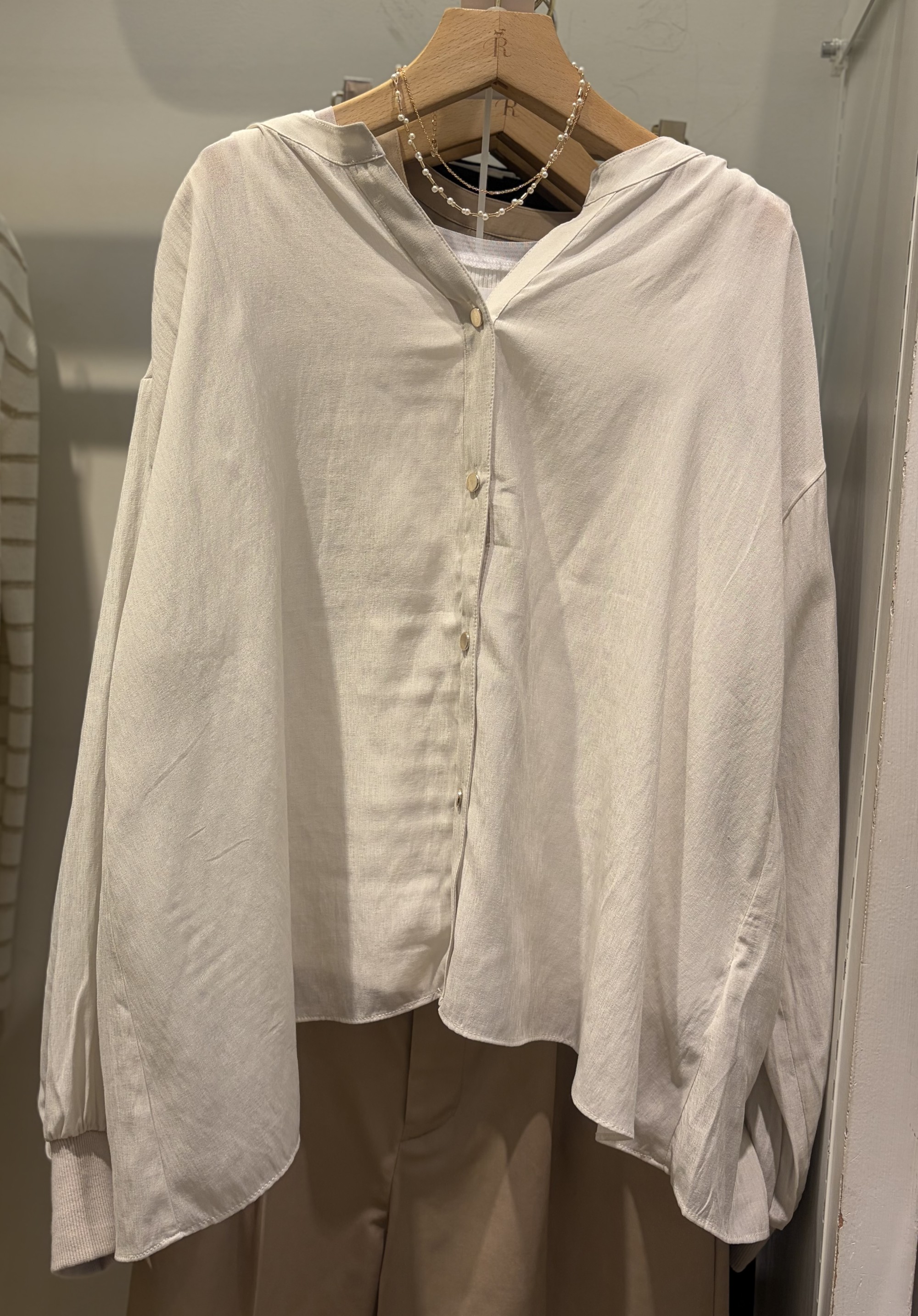 【羽織っても、閉じてもサマになる】2WAYカーディガンブラウス