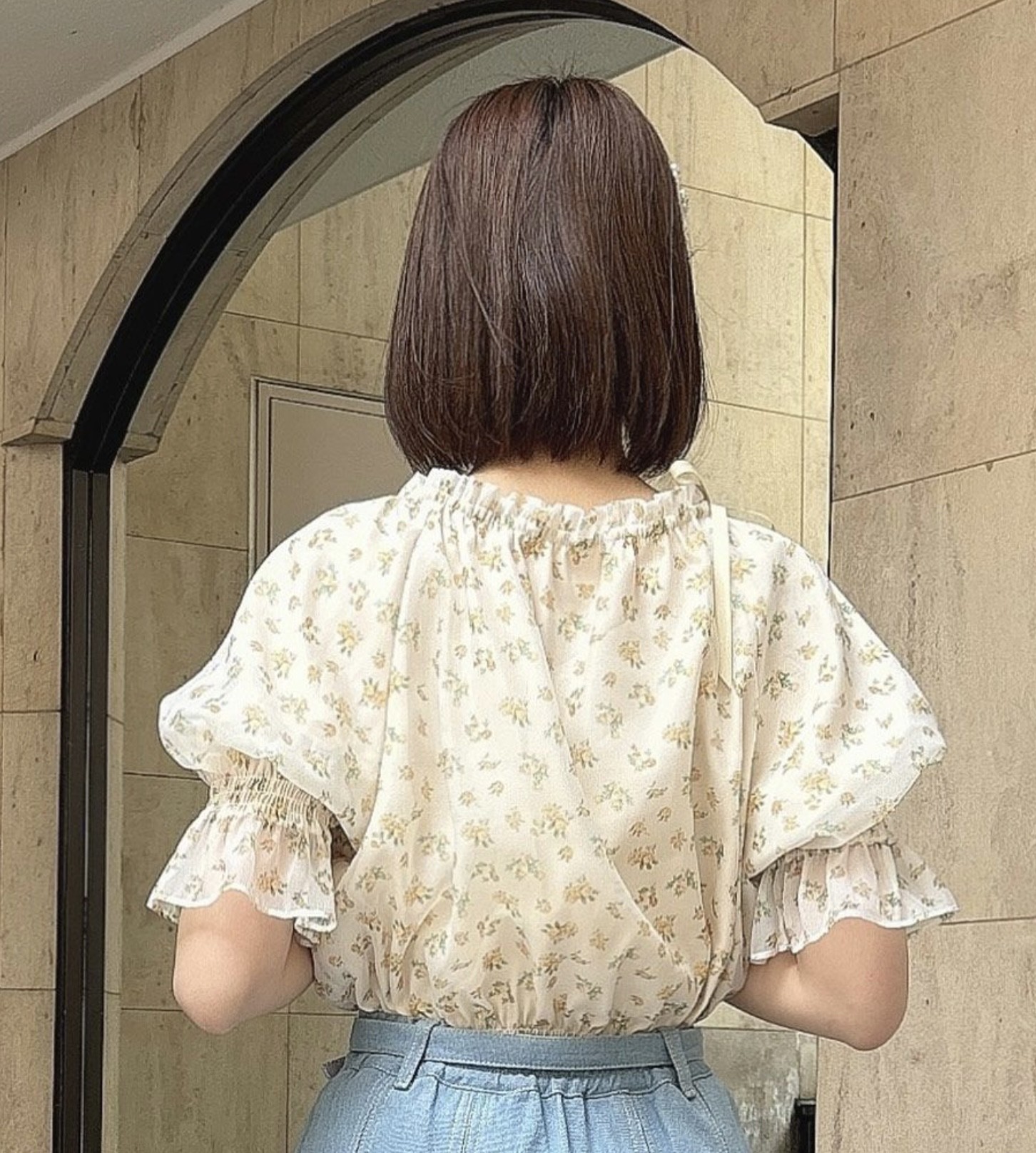 花柄ブラウス入荷しております♪