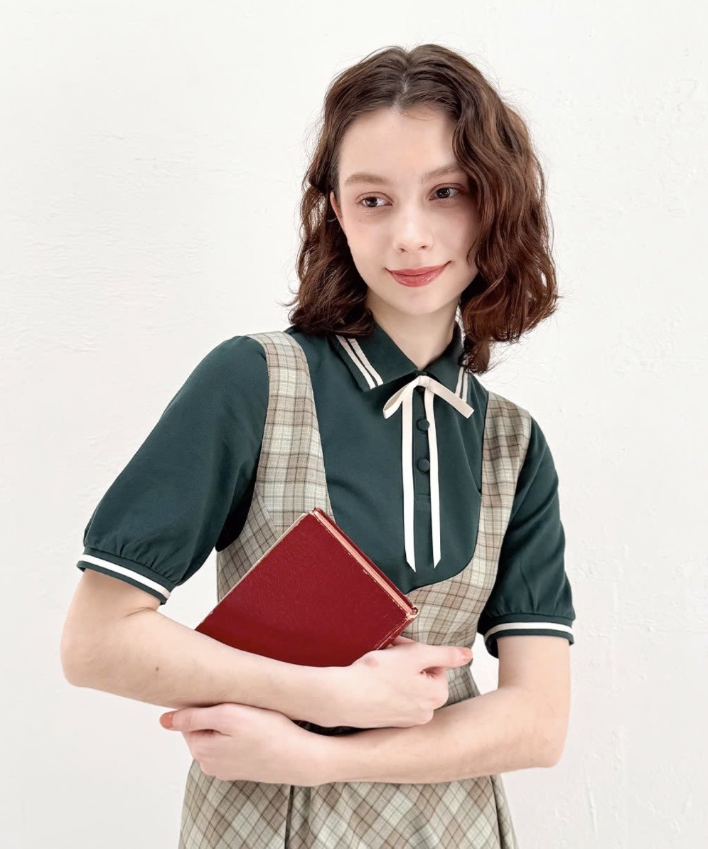 シーズンムードを感じる爽やかなレトロチェックが目を惹くジャンスカ🎀