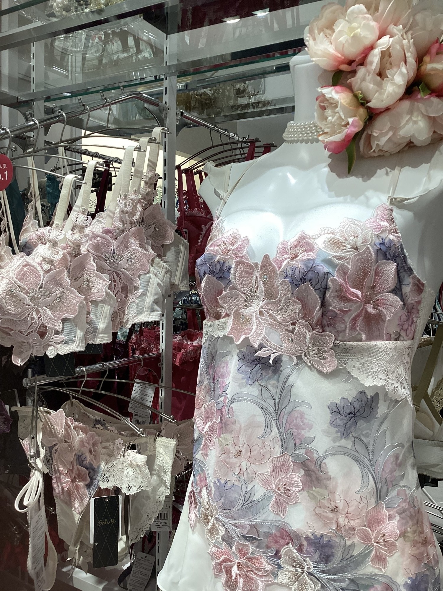 【Salute】ギフトに人気🎁🤍