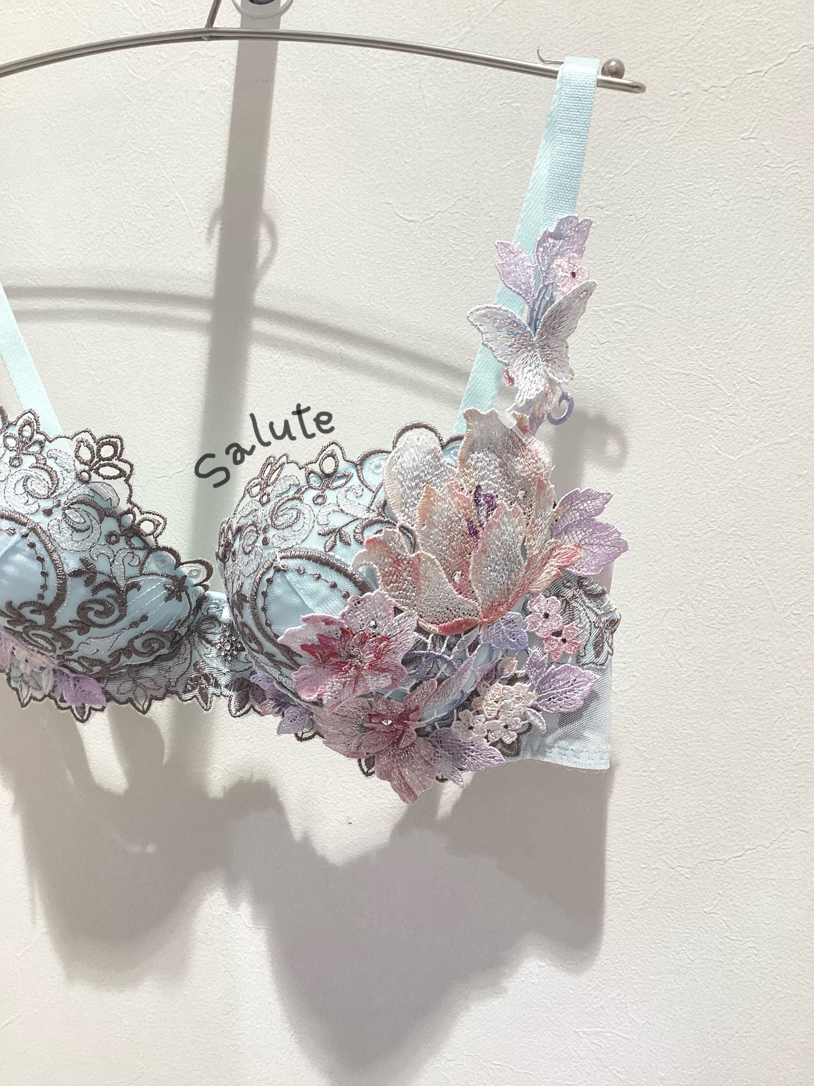 〈Salute〉19Group