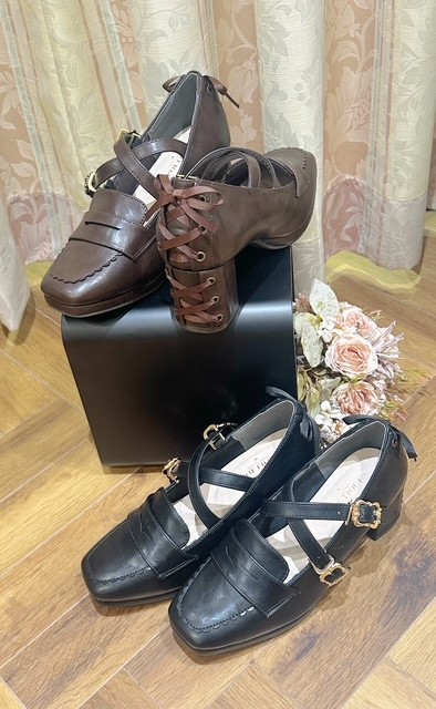 〘再入荷〙後ろ姿もカワイイローファー