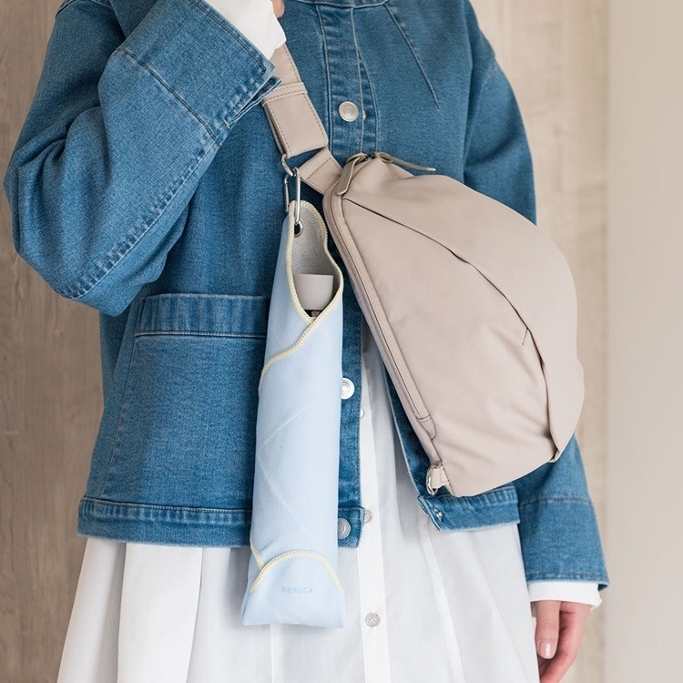 【カラビナでバッグに外付け！】カラビナ付き巻くだけ保冷クロス