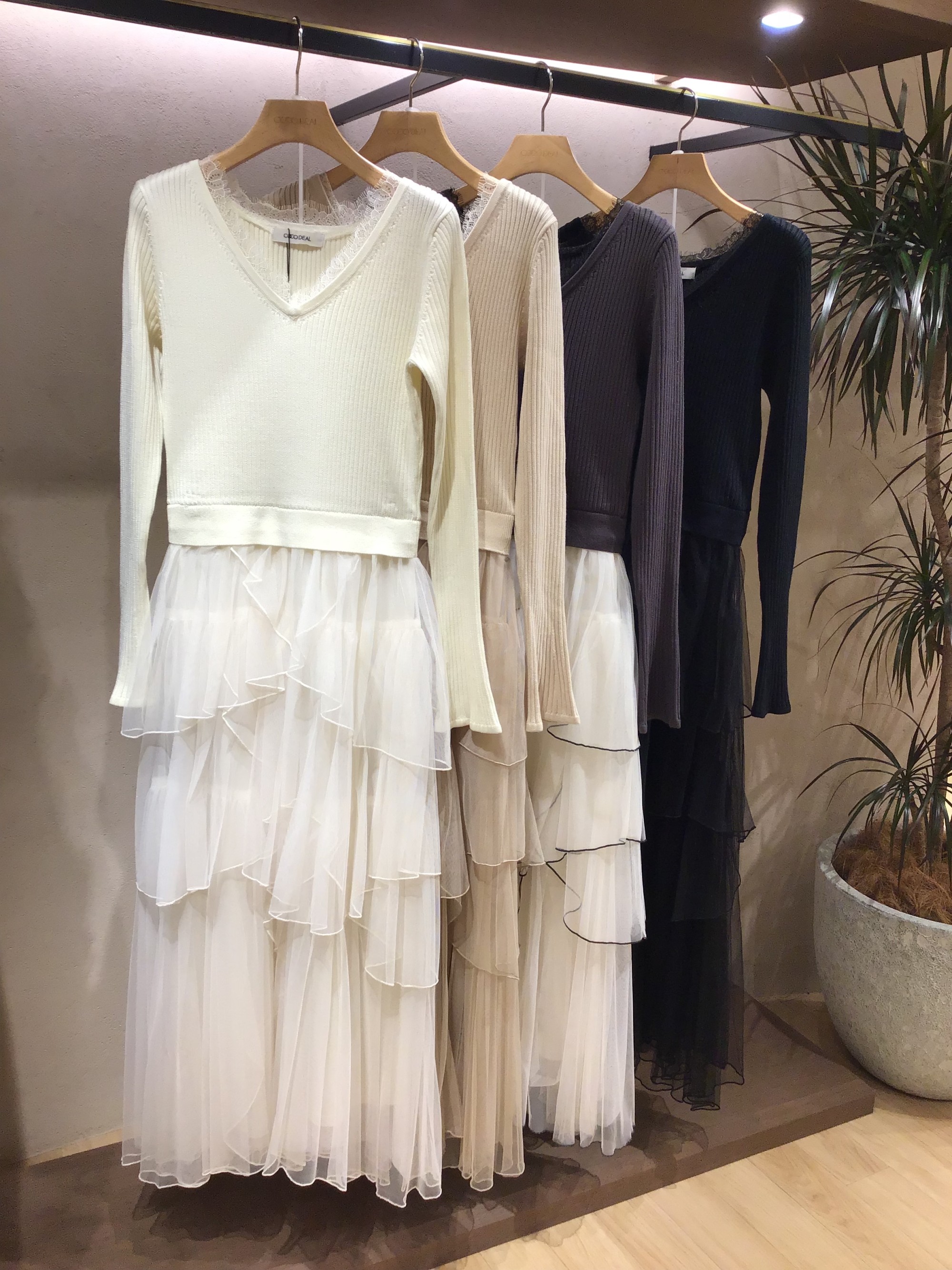【新作入荷✨】ニットドッキングチュールペタルワンピース