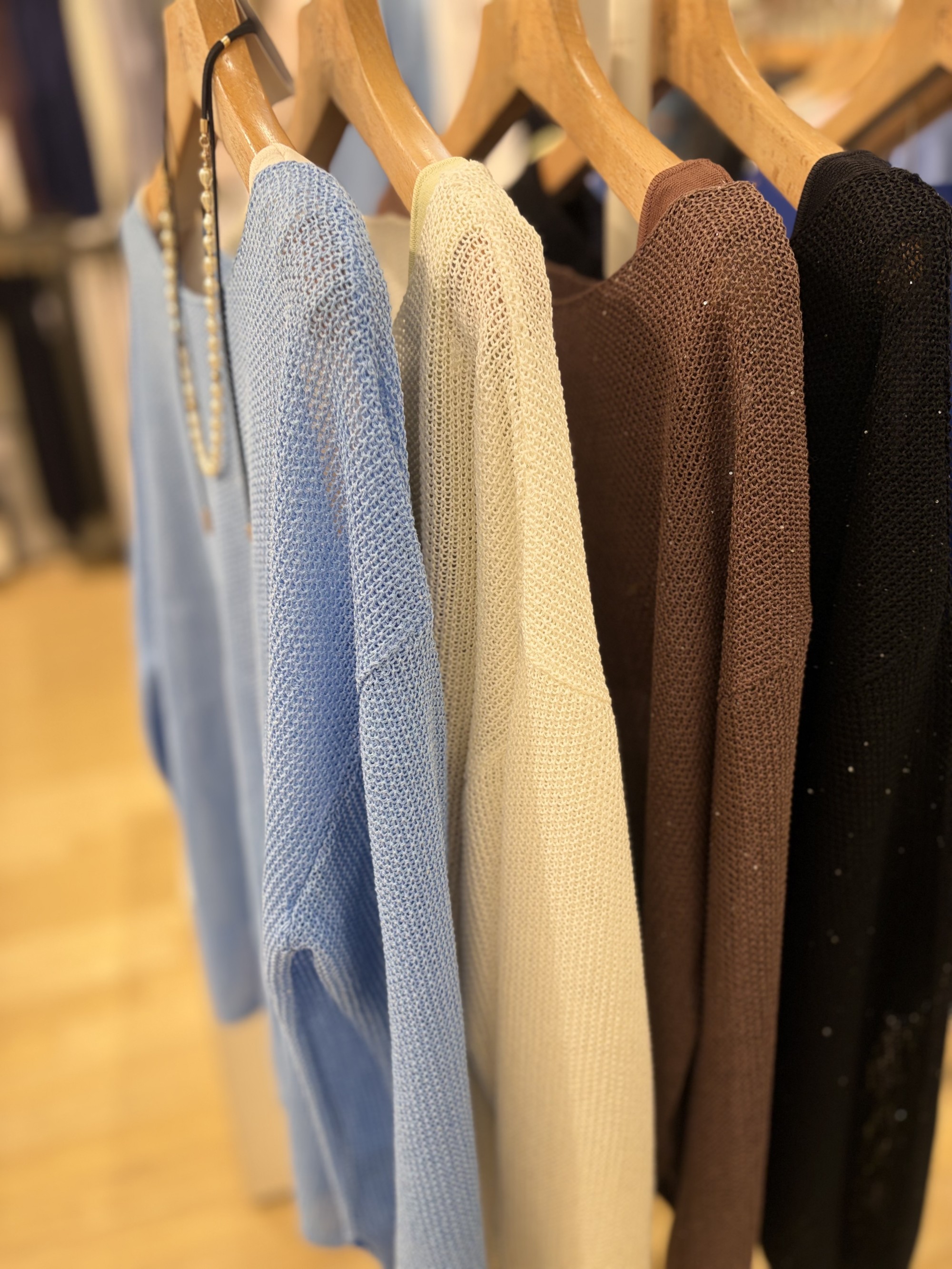 【さりげなくきらめく】シアーニット