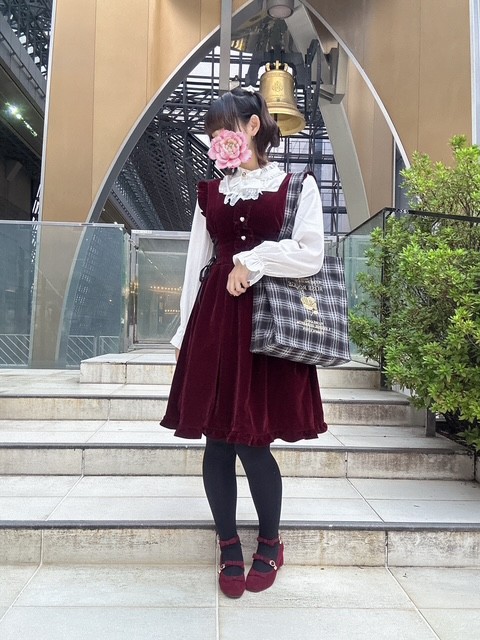 配色感がかわいいジャンパードレス