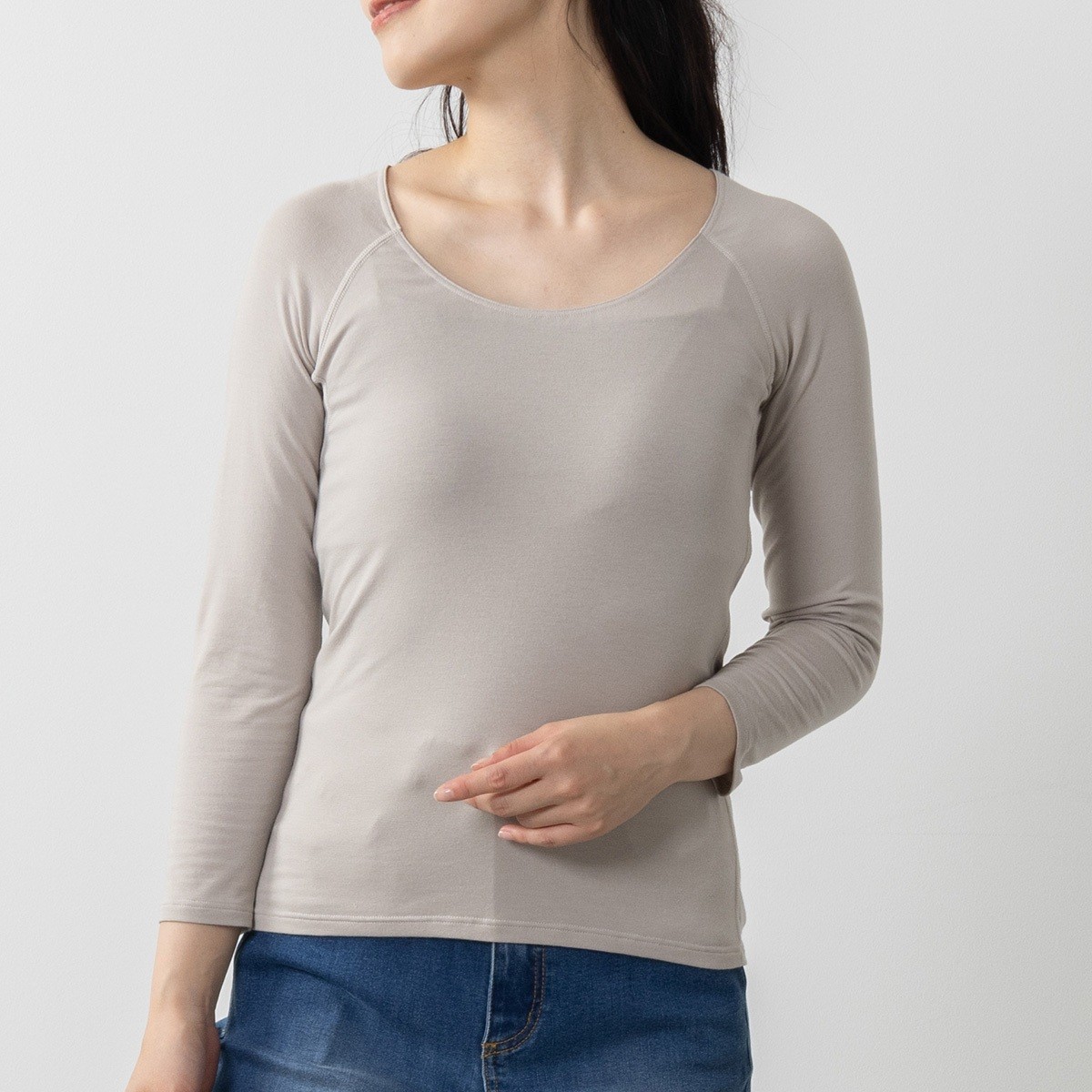 オリジナル設計で動きやすい！暖かさと着心地を両立した発熱インナー