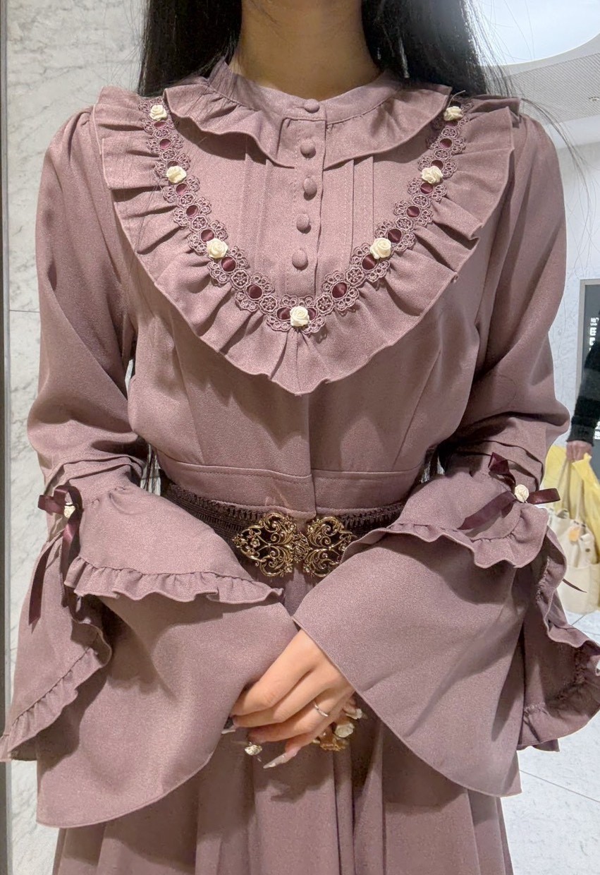 フェミニン要素盛りだくさんなワンピース♡