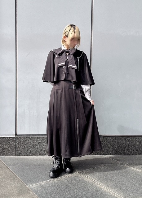 シルエットが美しいクラシカルコーデ