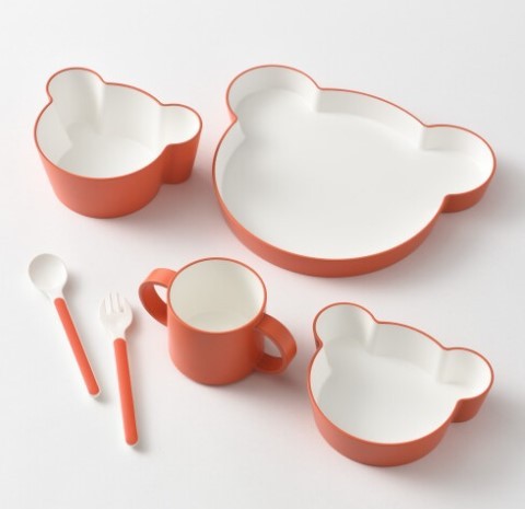 特別なプレゼントに。ベアの形がかわいいキッズ用食器ギフト！