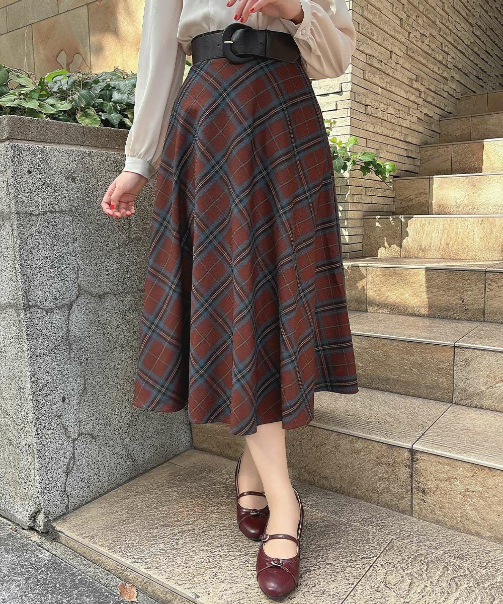 フレアーの美シルエットが目を惹くチェックスカート💐