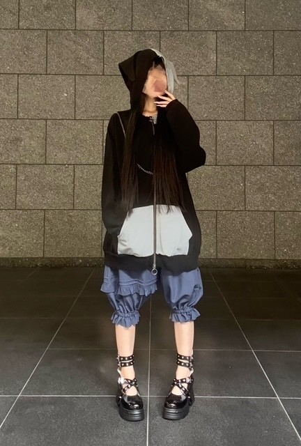 オーバーサイズがかわいいピエロイメージコーデ
