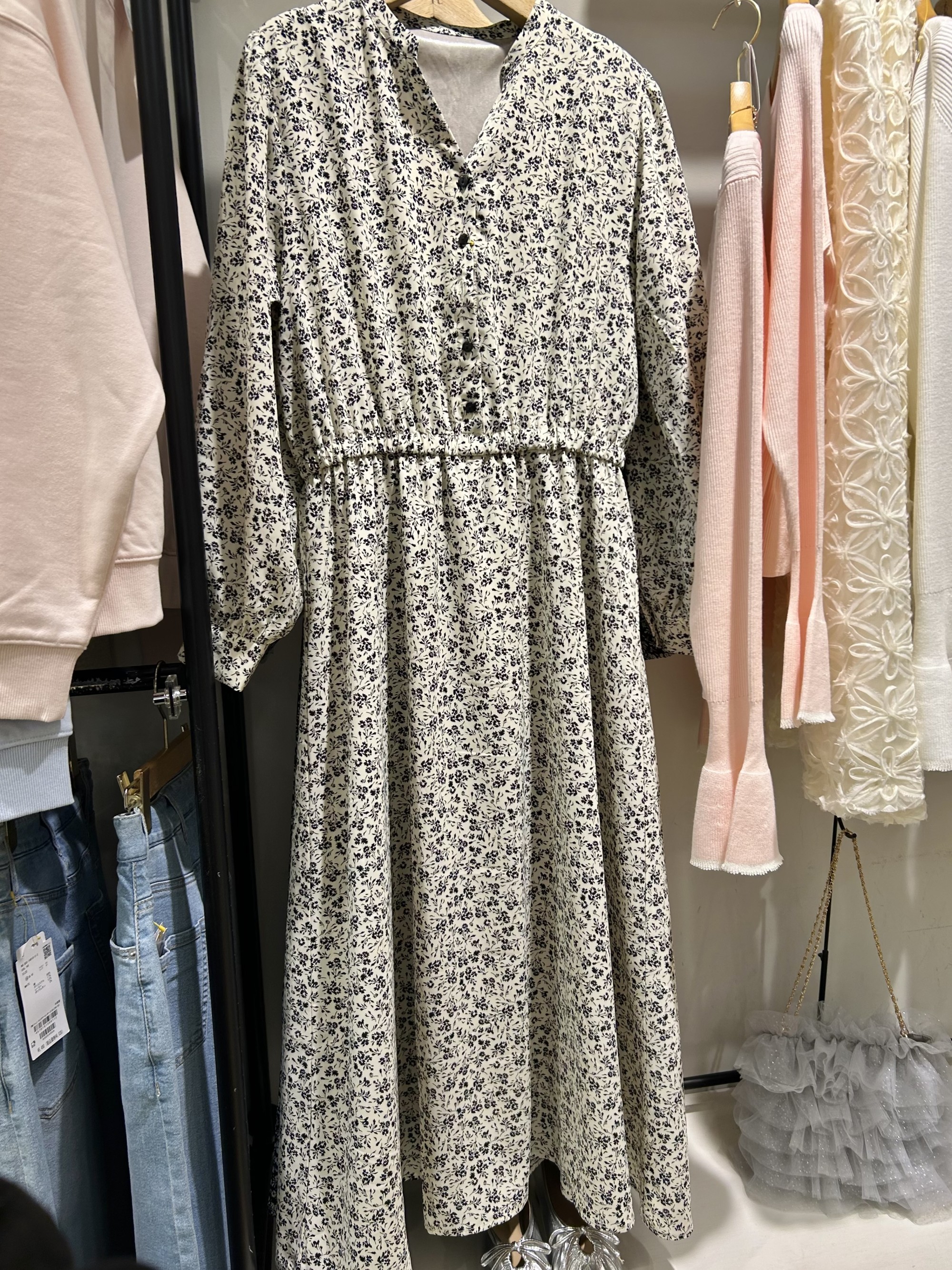 【体型カバー⭕️】小花柄ロングワンピース