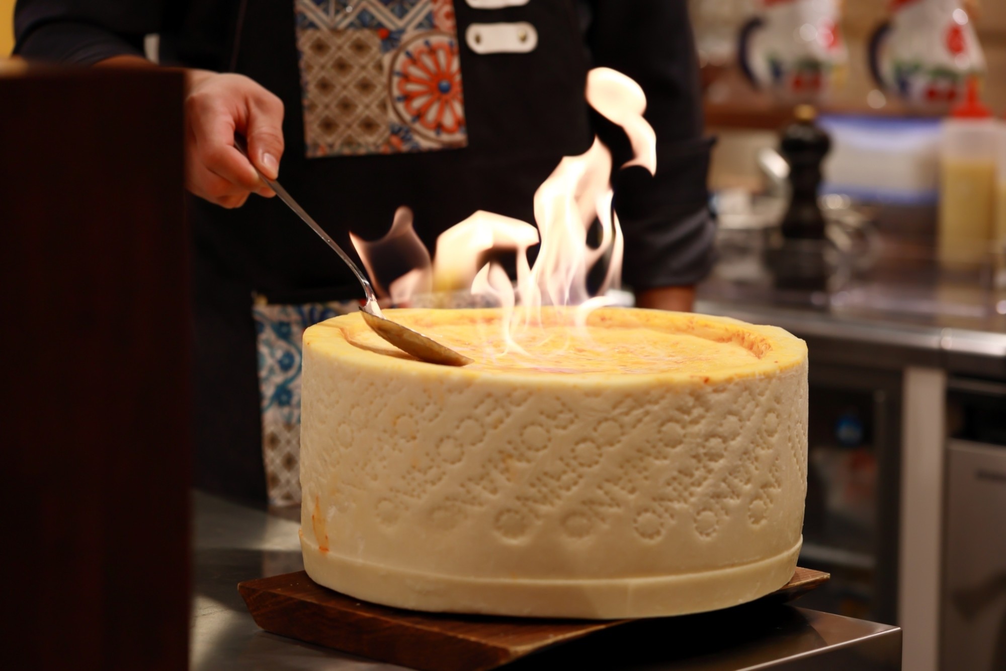【ペコリーノチーズで仕上げる🔥炎のアマトリチャーナ】￥1,628（税込）