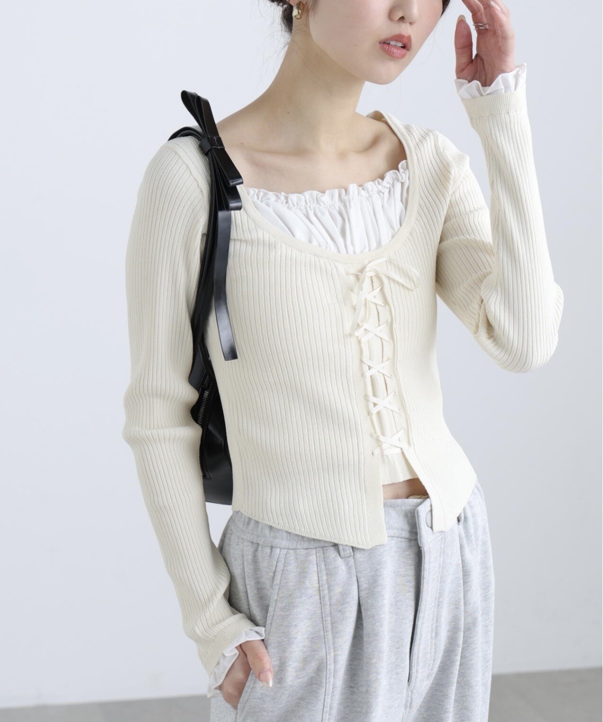 春のレースアップニット🌸