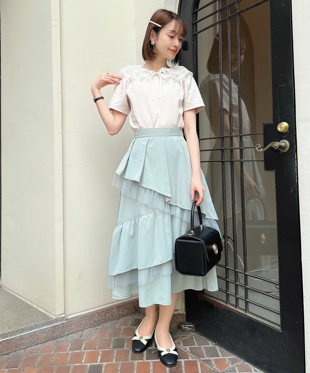レースフリルの衿がガーリーなカットトップス🎀
