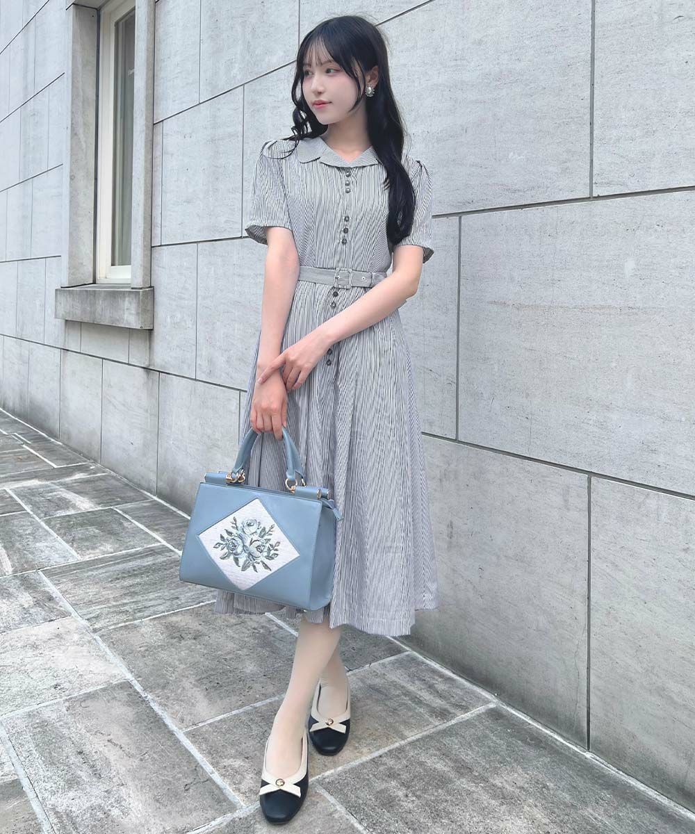 クラシカルなシルエットが魅力のシャツワンピース👗