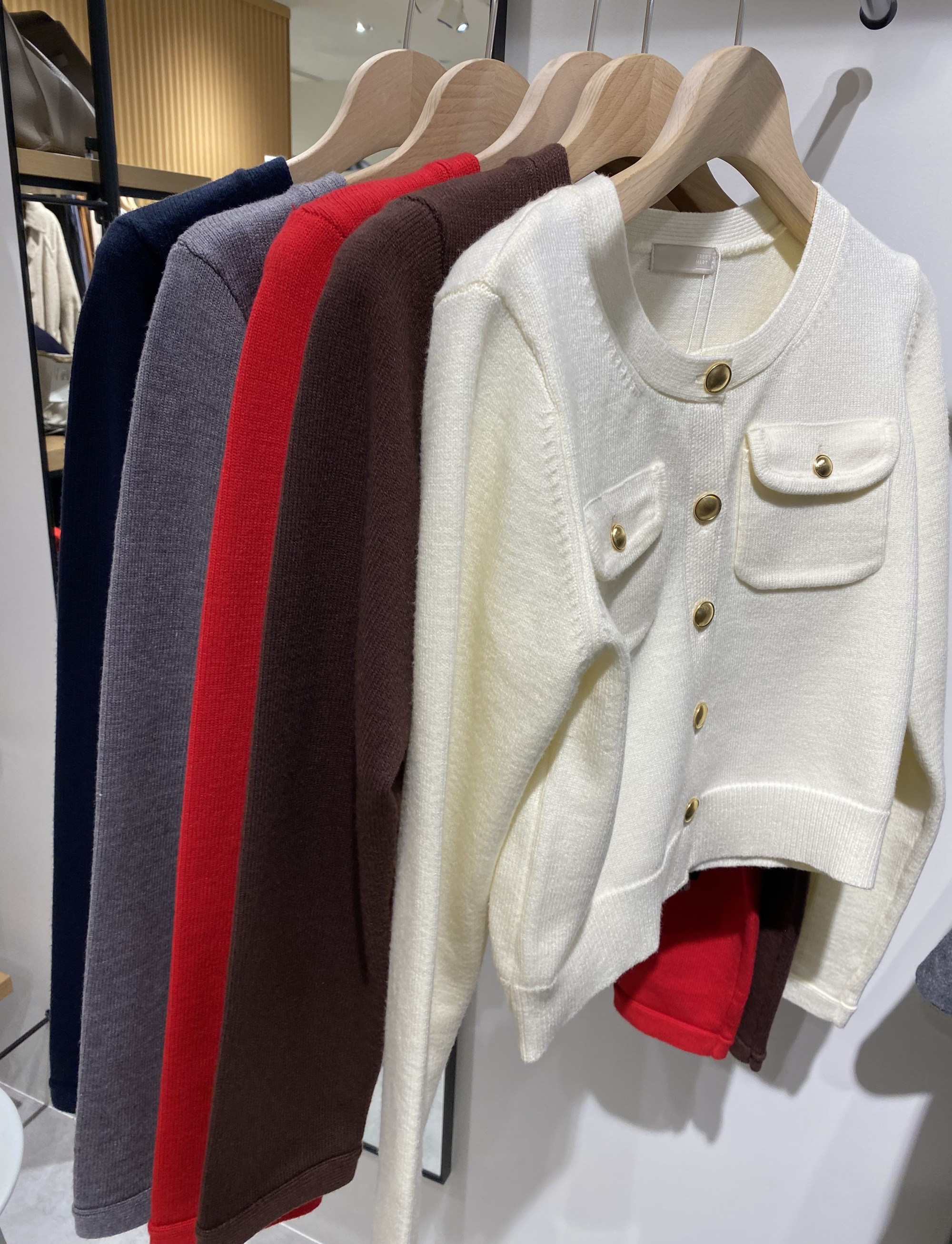 再入荷ニットのご紹介☆