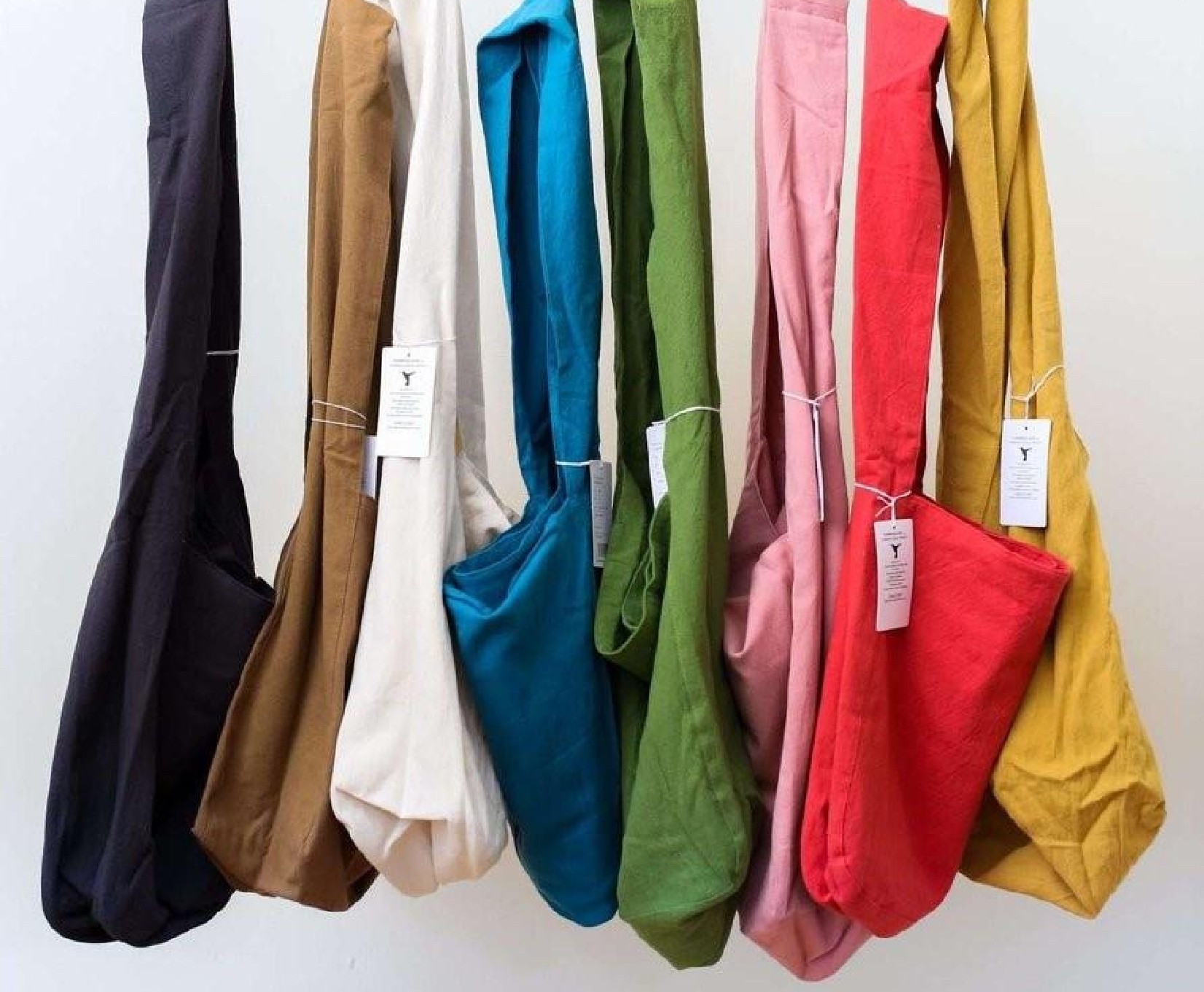 好きなカラーでお出かけを楽しく！『ウォッシュドコットンショルダーバッグ』