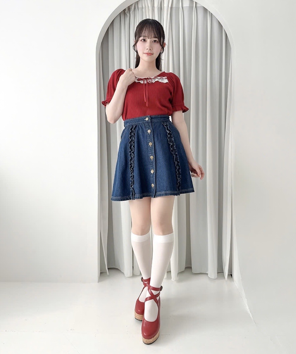 ガーリーなはしごリボン使いが乙女心をくすぐるカットトップス♡