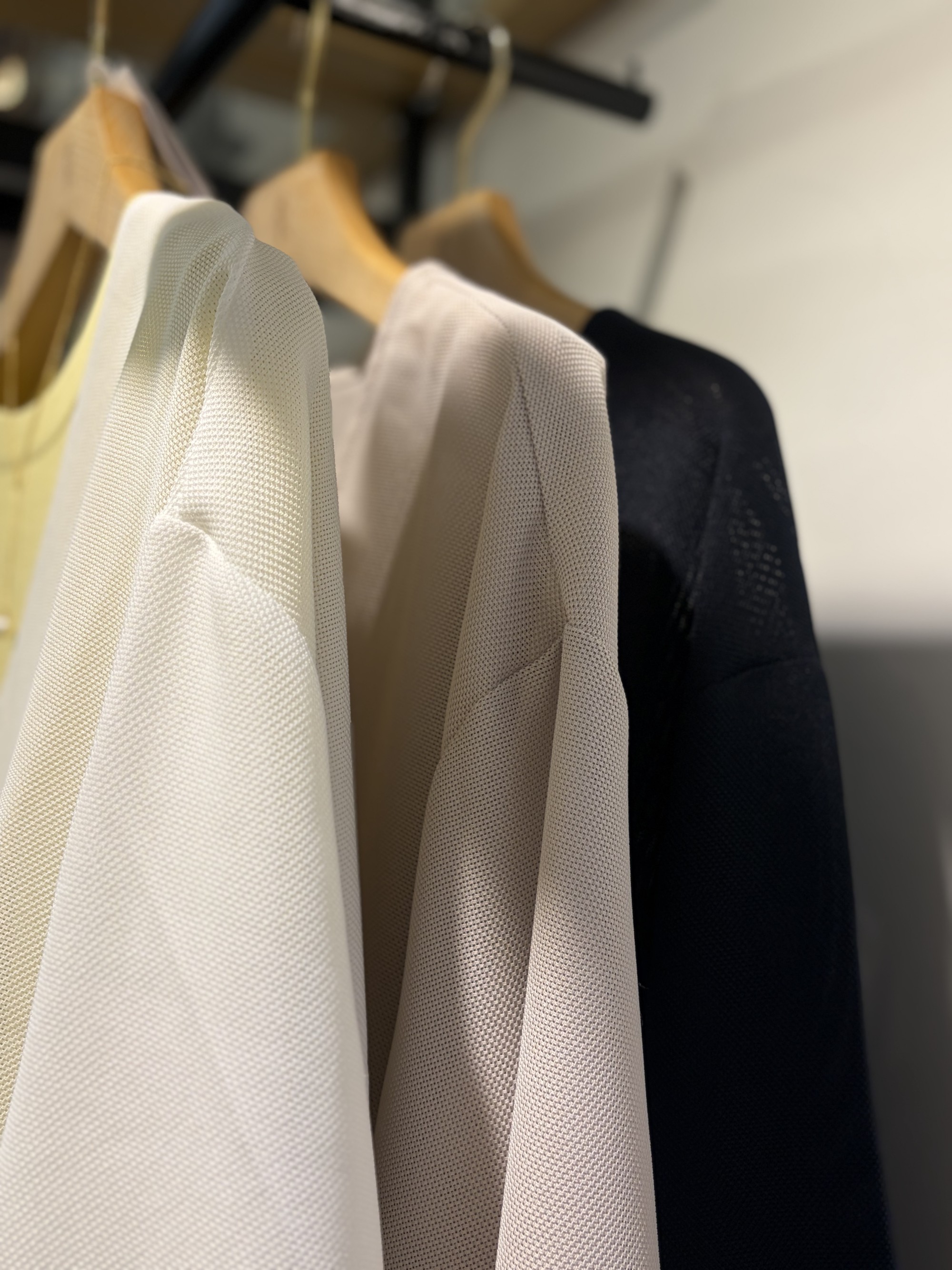 【暑い時期の羽織に最適】ブルゾン