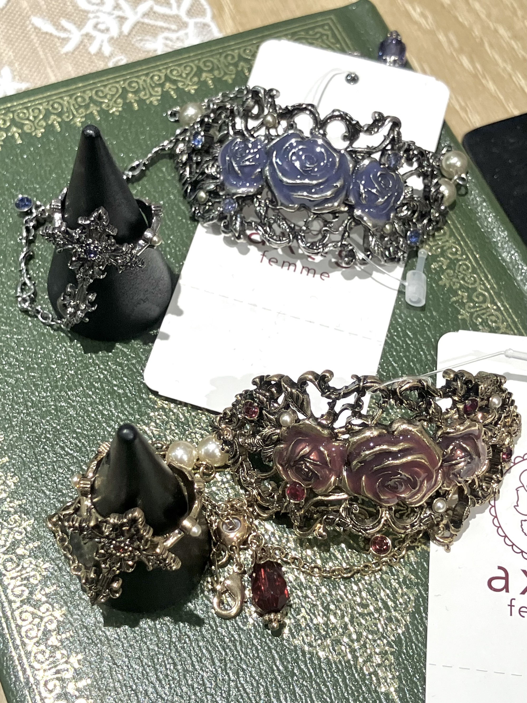 イベントシーズンのコーデを華やかに✨ネックレス&リングブレスレット