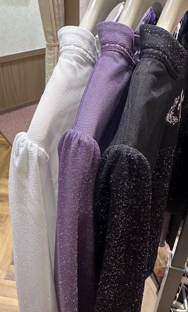 〘刺繍が目を惹く〙カットトップス