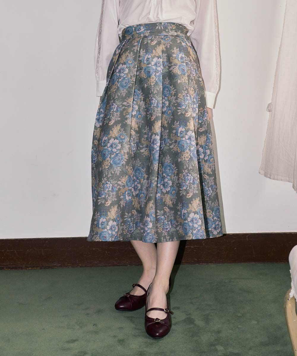 ゴブラン風のフラワープリントが華やかなスカート💐