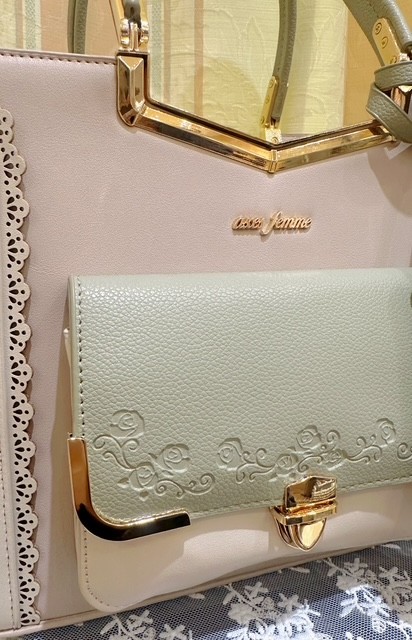 配色デザインでシンプルカワイイバッグ