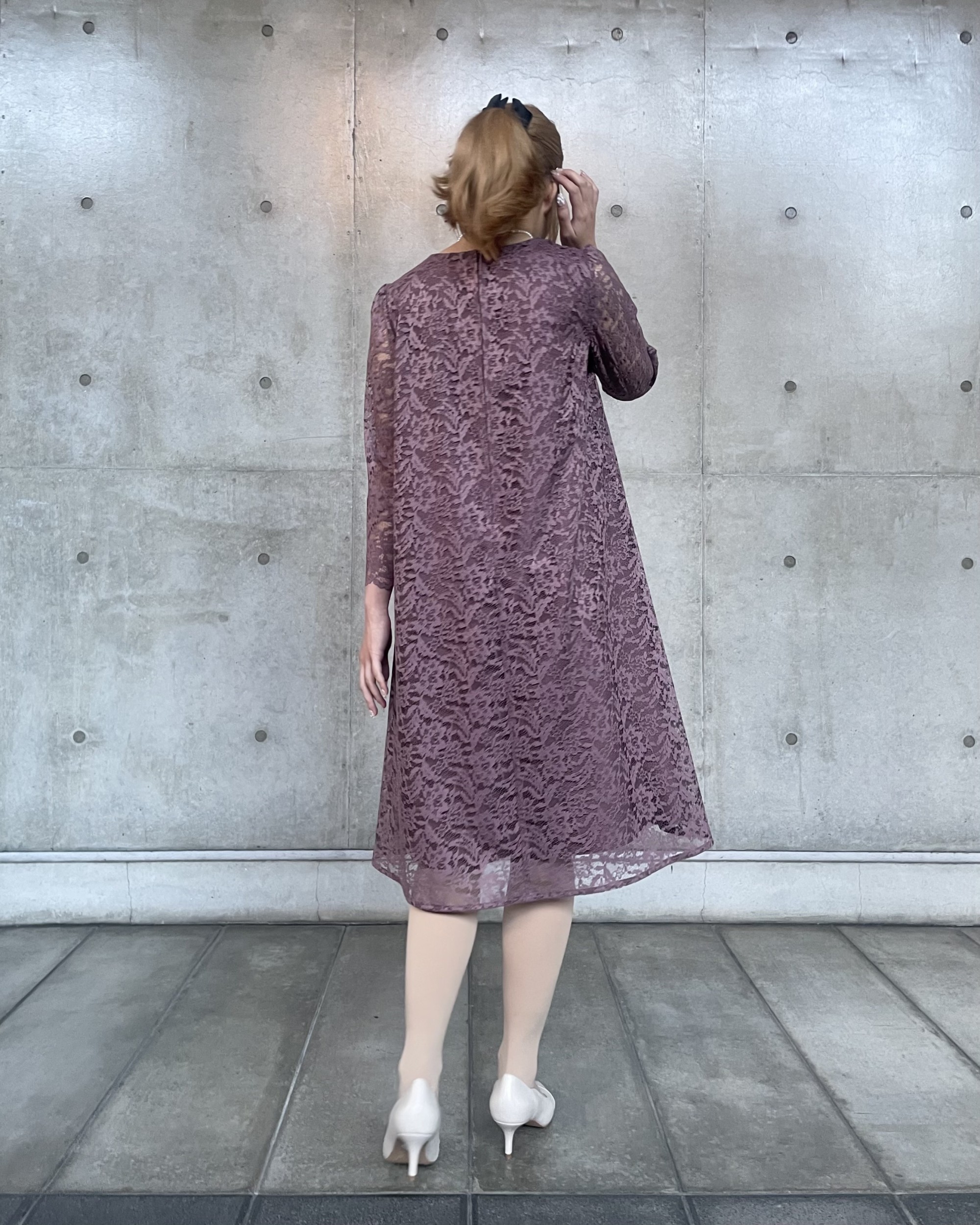 A ラインレースドレス